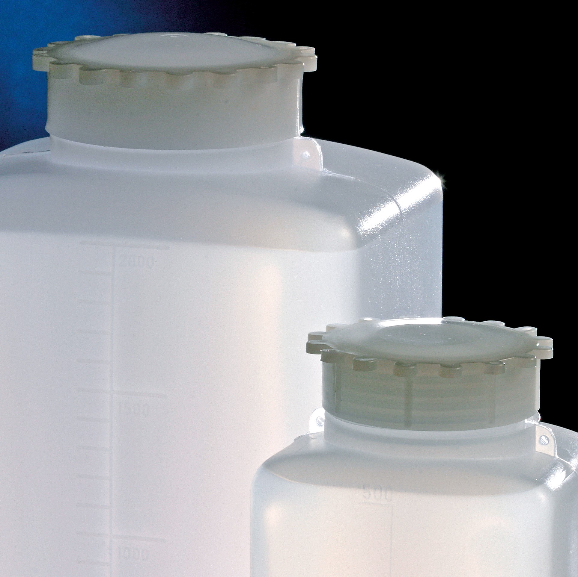 Square bottle HDPE 25 ml with cap  